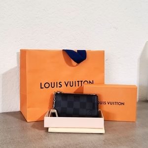 LV Damier Graphite Key Pouch